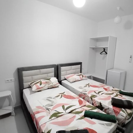 Ida Apartments Sarande Exterior photo